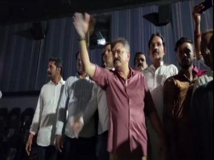NCP leader Jitendra Awadh, supporters block screening of Marathi film in Thane | NCP leader Jitendra Awadh, supporters block screening of Marathi film in Thane