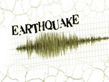 Earthquake strikes with epicentre in Nepal, tremors felt across Delhi | Earthquake strikes with epicentre in Nepal, tremors felt across Delhi