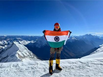 Nisha Kumari, an athlete from Vadodara to end the year by climbing Mt Everest and Mt Lhotse in traverse style with crowd-funded support | Nisha Kumari, an athlete from Vadodara to end the year by climbing Mt Everest and Mt Lhotse in traverse style with crowd-funded support