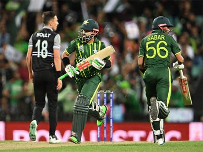 T20 WC: Azam, Rizwan find form, help Pakistan storm into final after 7 wicket win over New Zealand in first SF | T20 WC: Azam, Rizwan find form, help Pakistan storm into final after 7 wicket win over New Zealand in first SF