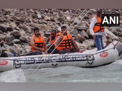 J-K: Four missing after car topples into Chenab river in Doda | J-K: Four missing after car topples into Chenab river in Doda