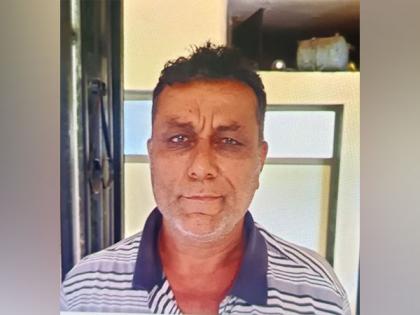 Iranian man who robbed people while posing as cop arrested in Mumbai | Iranian man who robbed people while posing as cop arrested in Mumbai Iranian man who robbed people while posing as cop arrested in Mumbai | Iranian man who robbed people while posing as cop arrested in Mumbai