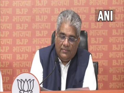 Gujarat polls: BJP fields former MLA who jumped into river to save lives in Morbi incident | Gujarat polls: BJP fields former MLA who jumped into river to save lives in Morbi incident Gujarat polls: BJP fields former MLA who jumped into river to save lives in Morbi incident | Gujarat polls: BJP fields former MLA who jumped into river to save lives in Morbi incident