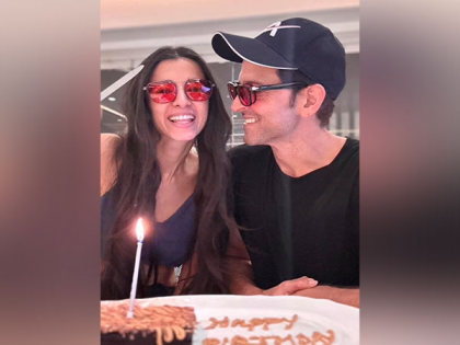 Saba Azad wishes boyfriend Hrithik's sister Pashmina Roshan on her birthday | Saba Azad wishes boyfriend Hrithik's sister Pashmina Roshan on her birthday