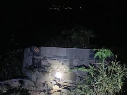 7 people injured after school bus falls into gorge in Maharashtra's Raigad | 7 people injured after school bus falls into gorge in Maharashtra's Raigad 7 people injured after school bus falls into gorge in Maharashtra's Raigad | 7 people injured after school bus falls into gorge in Maharashtra's Raigad