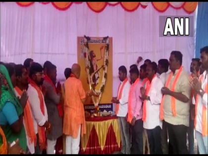 Karnataka: Sri Ram Sene workers celebrate Kanakadasa Jayanti at Hubballi Idgah Maidan | Karnataka: Sri Ram Sene workers celebrate Kanakadasa Jayanti at Hubballi Idgah Maidan