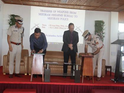 Mizoram Firearms Bureau hands over confiscated arms to police | Mizoram Firearms Bureau hands over confiscated arms to police