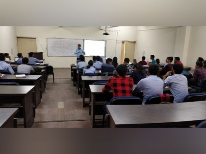 Delhi Course Academy presents students with a solid foundation knowledge of all the Digital Marketing Area | Delhi Course Academy presents students with a solid foundation knowledge of all the Digital Marketing Area