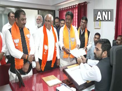 Gujarat freed from 27 year-long 'curfew raj', after BJP came into power: Alpesh Thakor | Gujarat freed from 27 year-long 'curfew raj', after BJP came into power: Alpesh Thakor Gujarat freed from 27 year-long 'curfew raj', after BJP came into power: Alpesh Thakor | Gujarat freed from 27 year-long 'curfew raj', after BJP came into power: Alpesh Thakor
