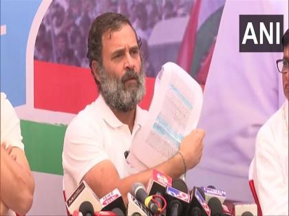 Veer Savarkar helped the British, betrayed leaders like Mahatma Gandhi, Nehru, alleges Rahul Gandhi | Veer Savarkar helped the British, betrayed leaders like Mahatma Gandhi, Nehru, alleges Rahul Gandhi