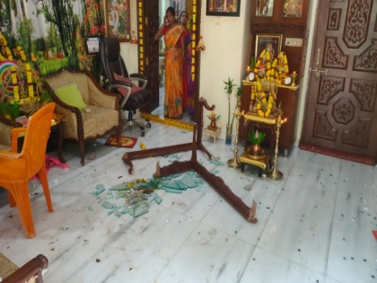BJP MP's house vandalized in Hyderabad allegedly by TRS workers | BJP MP's house vandalized in Hyderabad allegedly by TRS workers