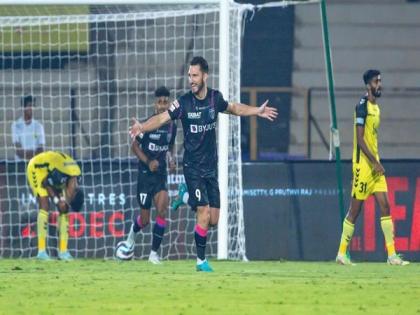 ISL: Kerala Blasters end Hyderabad FC's undefeated run with 1-0 win | ISL: Kerala Blasters end Hyderabad FC's undefeated run with 1-0 win