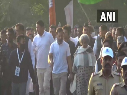 Congress MP Rahul Gandhi resumes Bharat Jodo Yatra in Bhendwal, Maharashtra | Congress MP Rahul Gandhi resumes Bharat Jodo Yatra in Bhendwal, Maharashtra