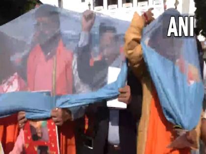 BJP leaders protest against West Bengal govt over spike in Dengue cases | BJP leaders protest against West Bengal govt over spike in Dengue cases