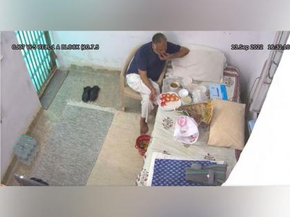 Jailed Minister Satyendar Jain getting VVIP treatment "courtesy Kejriwal": Shehzad Poonawalla | Jailed Minister Satyendar Jain getting VVIP treatment "courtesy Kejriwal": Shehzad Poonawalla Jailed Minister Satyendar Jain getting VVIP treatment "courtesy Kejriwal": Shehzad Poonawalla | Jailed Minister Satyendar Jain getting VVIP treatment "courtesy Kejriwal": Shehzad Poonawalla
