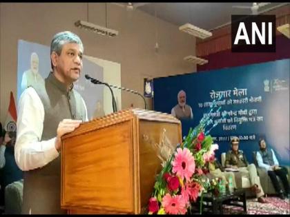 India generates 15-16 lakh formal sector jobs every month, says Ashwini Vaishnaw citing EPFO data | India generates 15-16 lakh formal sector jobs every month, says Ashwini Vaishnaw citing EPFO data India generates 15-16 lakh formal sector jobs every month, says Ashwini Vaishnaw citing EPFO data | India generates 15-16 lakh formal sector jobs every month, says Ashwini Vaishnaw citing EPFO data