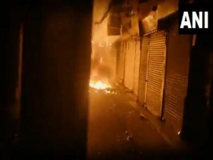 Massive fire breaks out at Bhagirath Palace market in Chandni Chowk, over 30 fire tenders rushed to spot | Massive fire breaks out at Bhagirath Palace market in Chandni Chowk, over 30 fire tenders rushed to spot Massive fire breaks out at Bhagirath Palace market in Chandni Chowk, over 30 fire tenders rushed to spot | Massive fire breaks out at Bhagirath Palace market in Chandni Chowk, over 30 fire tenders rushed to spot