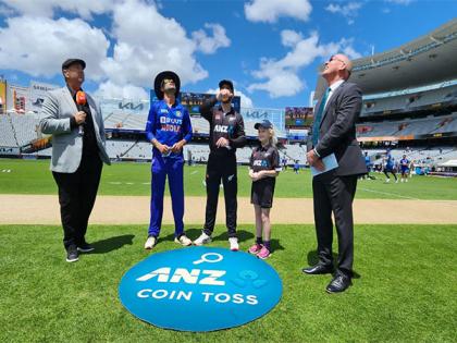 New Zealand win toss, opt to field against India in 1st ODI; Arshdeep, Umran make debuts | New Zealand win toss, opt to field against India in 1st ODI; Arshdeep, Umran make debuts