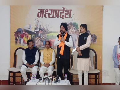 Madhya Pradesh Congress spokesperson Narendra Saluja joins BJP | Madhya Pradesh Congress spokesperson Narendra Saluja joins BJP Madhya Pradesh Congress spokesperson Narendra Saluja joins BJP | Madhya Pradesh Congress spokesperson Narendra Saluja joins BJP