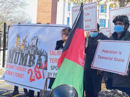 26/11 protesters charge Pakistan of harbouring terror groups, demonstrate outside Pak embassy in US | 26/11 protesters charge Pakistan of harbouring terror groups, demonstrate outside Pak embassy in US
