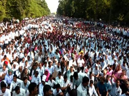 Odisha primary school teachers stage protest in Bhubaneswar | Odisha primary school teachers stage protest in Bhubaneswar Odisha primary school teachers stage protest in Bhubaneswar | Odisha primary school teachers stage protest in Bhubaneswar