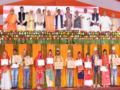 UP government successfully conducted 2 Lakh marriages in UP under Samoohik Vivah scheme: CM | UP government successfully conducted 2 Lakh marriages in UP under Samoohik Vivah scheme: CM