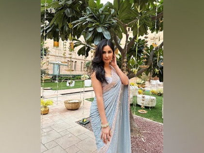 Katrina Kaif stuns in dreamy blue saree in latest pictures | Katrina Kaif stuns in dreamy blue saree in latest pictures