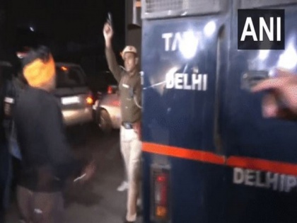 Aaftab was escorted by 3rd battalion of Delhi Police during attempted sword attack: Officials | Aaftab was escorted by 3rd battalion of Delhi Police during attempted sword attack: Officials
