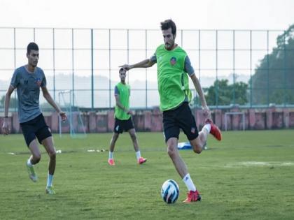 "Lionel Messi was different": FC Goa's Marc Valiente recalls Argentina star's youth days | "Lionel Messi was different": FC Goa's Marc Valiente recalls Argentina star's youth days "Lionel Messi was different": FC Goa's Marc Valiente recalls Argentina star's youth days | "Lionel Messi was different": FC Goa's Marc Valiente recalls Argentina star's youth days