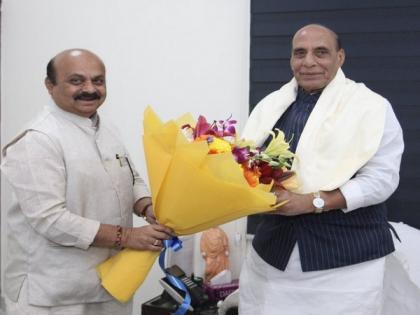 Bommai meets Rajnath Singh urging him to handover State's land under 'defence control' | Bommai meets Rajnath Singh urging him to handover State's land under 'defence control'