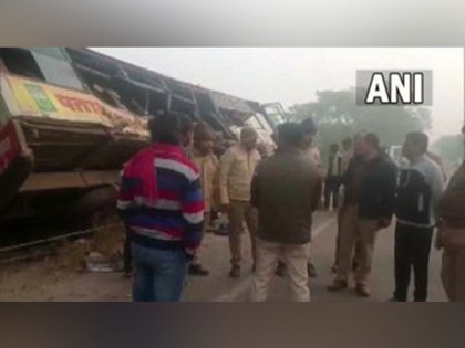 Six dead, 15 injured after bus collides with truck in UP's Bahraich | Six dead, 15 injured after bus collides with truck in UP's Bahraich