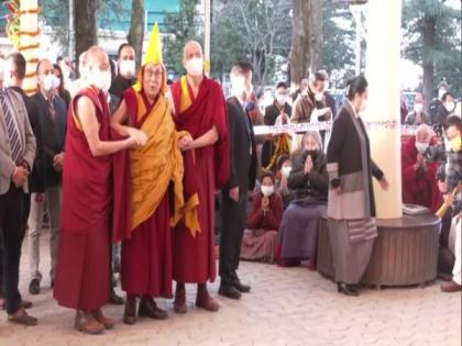 Tibetans offer prayers for long life of Dalai Lama | Tibetans offer prayers for long life of Dalai Lama