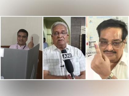 BJP bigwigs cast their votes in Gujarat Assembly polls | BJP bigwigs cast their votes in Gujarat Assembly polls