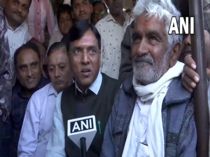 Union Minister Mansukh Mandaviya casts vote, says BJP will break its own record in Gujarat | Union Minister Mansukh Mandaviya casts vote, says BJP will break its own record in Gujarat
