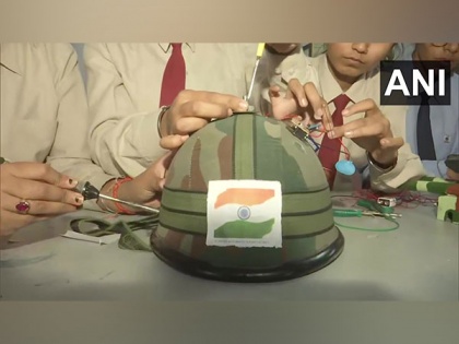 UP: Students of ITM Gorakhpur invent 'special helmet' for soldiers, policemen | UP: Students of ITM Gorakhpur invent 'special helmet' for soldiers, policemen