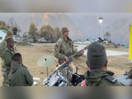 Soldiers of Indian, US Armies play musical tunes during Yudh Abhyas 2022 in Uttarakhand's Auli | Soldiers of Indian, US Armies play musical tunes during Yudh Abhyas 2022 in Uttarakhand's Auli