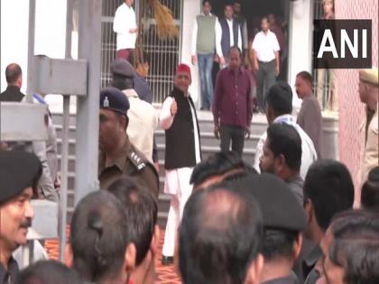 Mainpuri election: SP chief Akhilesh Yadav casts his vote, alleges police restricting voters | Mainpuri election: SP chief Akhilesh Yadav casts his vote, alleges police restricting voters