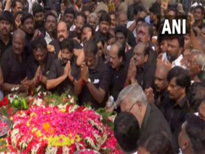 "Only if we reunite, can we grow the party together," Panneerselvam after paying floral tribute to Jayalalithaa | "Only if we reunite, can we grow the party together," Panneerselvam after paying floral tribute to Jayalalithaa
