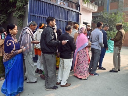 UP: Mainpuri sees 31.64 per cent voting till 1 pm | UP: Mainpuri sees 31.64 per cent voting till 1 pm