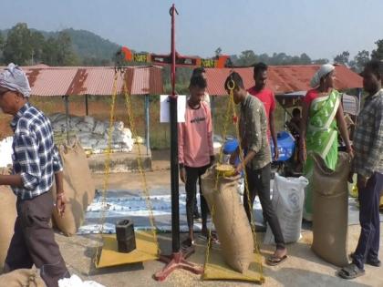 Chhattisgarh: Farmers of Naxal-prone Abujhmad celebrate on getting benefit of govt scheme to sell paddy at MSP for first time | Chhattisgarh: Farmers of Naxal-prone Abujhmad celebrate on getting benefit of govt scheme to sell paddy at MSP for first time