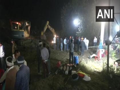 Madhya Pradesh: Rescue operation underway to save 8-year-old boy trapped in borewell | Madhya Pradesh: Rescue operation underway to save 8-year-old boy trapped in borewell