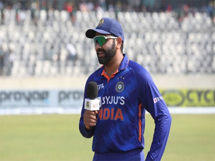 BAN vs IND: Rohit Sharma suffers blow to his thumb while fielding in 2nd ODI | BAN vs IND: Rohit Sharma suffers blow to his thumb while fielding in 2nd ODI