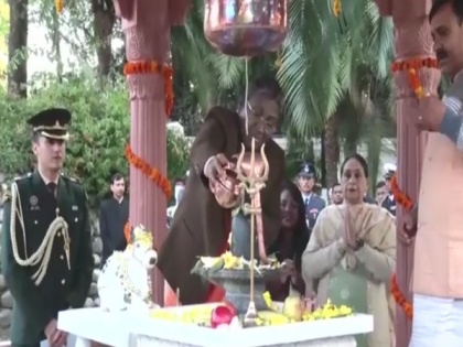 President Murmu performs rudrabhishek at Uttarakhand Raj Bhavan temple | President Murmu performs rudrabhishek at Uttarakhand Raj Bhavan temple