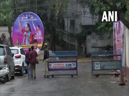 Delhi Excise policy case: Security beefed up outside K Kavitha's residence in Hyderabad ahead of CBI questioning | Delhi Excise policy case: Security beefed up outside K Kavitha's residence in Hyderabad ahead of CBI questioning