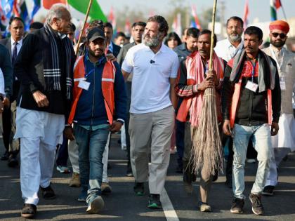 Congress's Bharat Jodo Yatra resumes from Baldevpura village in Bundi, Rajasthan | Congress's Bharat Jodo Yatra resumes from Baldevpura village in Bundi, Rajasthan