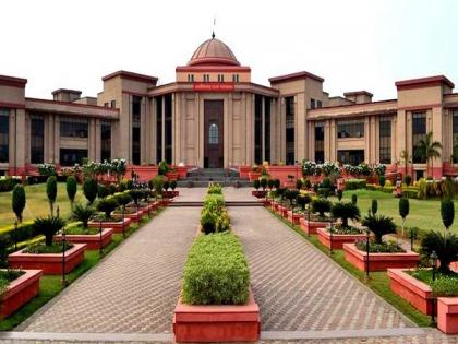 Centre notifies appointment of two additional judges as permanent judges in Chhattisgarh HC | Centre notifies appointment of two additional judges as permanent judges in Chhattisgarh HC