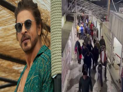 After Mecca, Shah Rukh Khan visits Vaishno Devi Temple ahead of 'Pathaan' release, video viral | After Mecca, Shah Rukh Khan visits Vaishno Devi Temple ahead of 'Pathaan' release, video viral