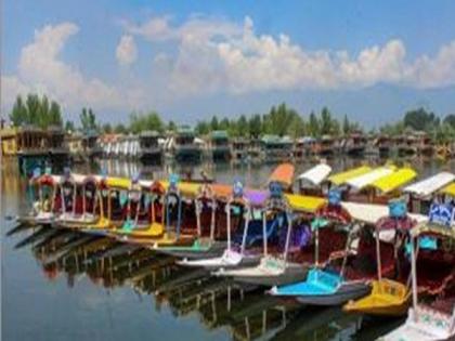 Tourists praise hospitality, honesty of Kashmiri people | Tourists praise hospitality, honesty of Kashmiri people