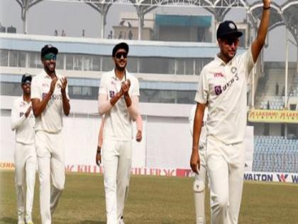 BAN vs IND, 1st Test: Kuldeep's fifer bowls out Bangladesh for 150; KL Rahul, Gill take India to 36/0 (Lunch, Day 3) | BAN vs IND, 1st Test: Kuldeep's fifer bowls out Bangladesh for 150; KL Rahul, Gill take India to 36/0 (Lunch, Day 3)