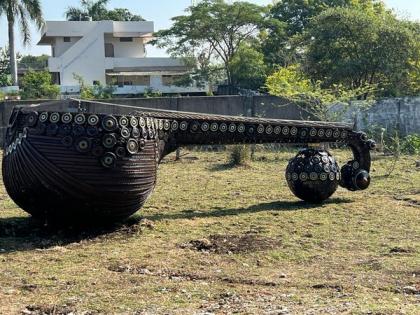 MP: Artists make 'Rudra Veena' weighing 5 tons from scraps in Bhopal | MP: Artists make 'Rudra Veena' weighing 5 tons from scraps in Bhopal MP: Artists make 'Rudra Veena' weighing 5 tons from scraps in Bhopal | MP: Artists make 'Rudra Veena' weighing 5 tons from scraps in Bhopal